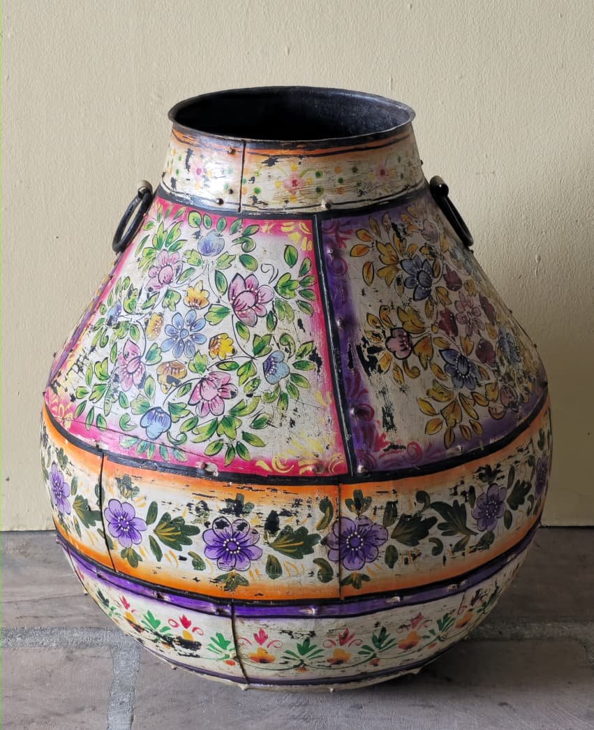 Mitti Rang Loha — Earth-painted Iron Pot - Image 1